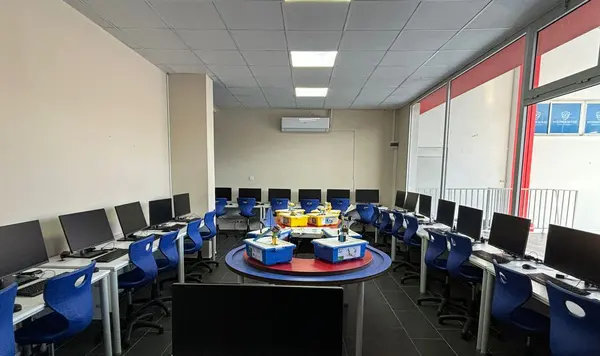 İzmir Düşünür Güzelbahçe Kampüsü fotoğrafı 8