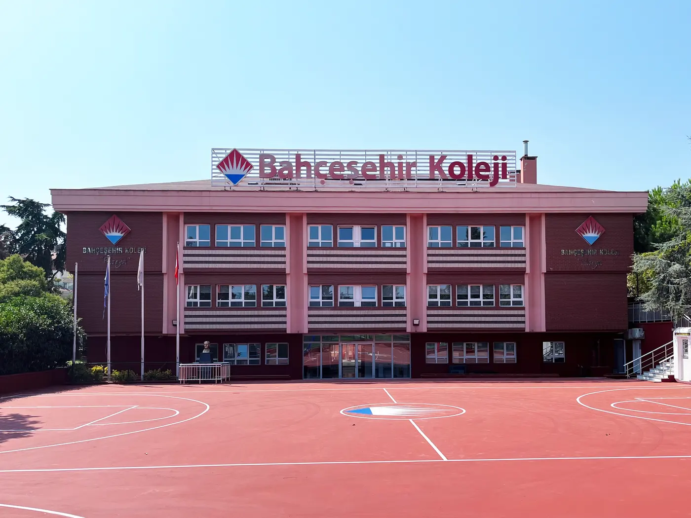 Bahçeşehir Koleji Florya 2 Anadolu Lisesi dış görünüm