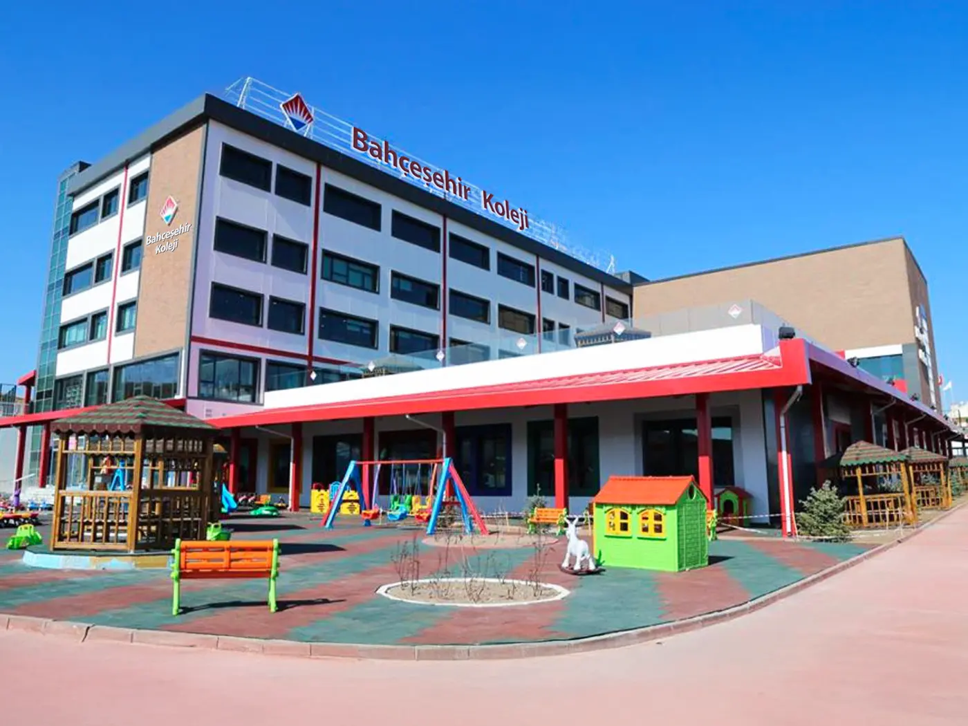 Sivas Bahçeşehir Merkez Kampüsü dış görünüm