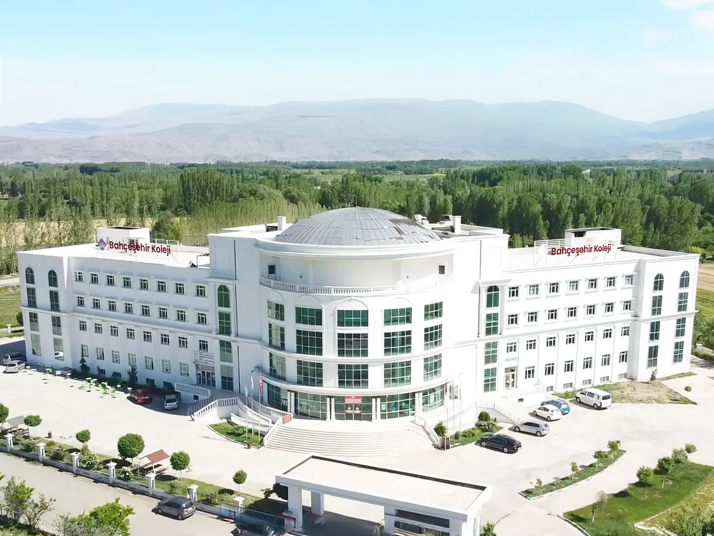 Bahçeşehir Koleji Iğdır Anadolu Lisesi dış görünüm