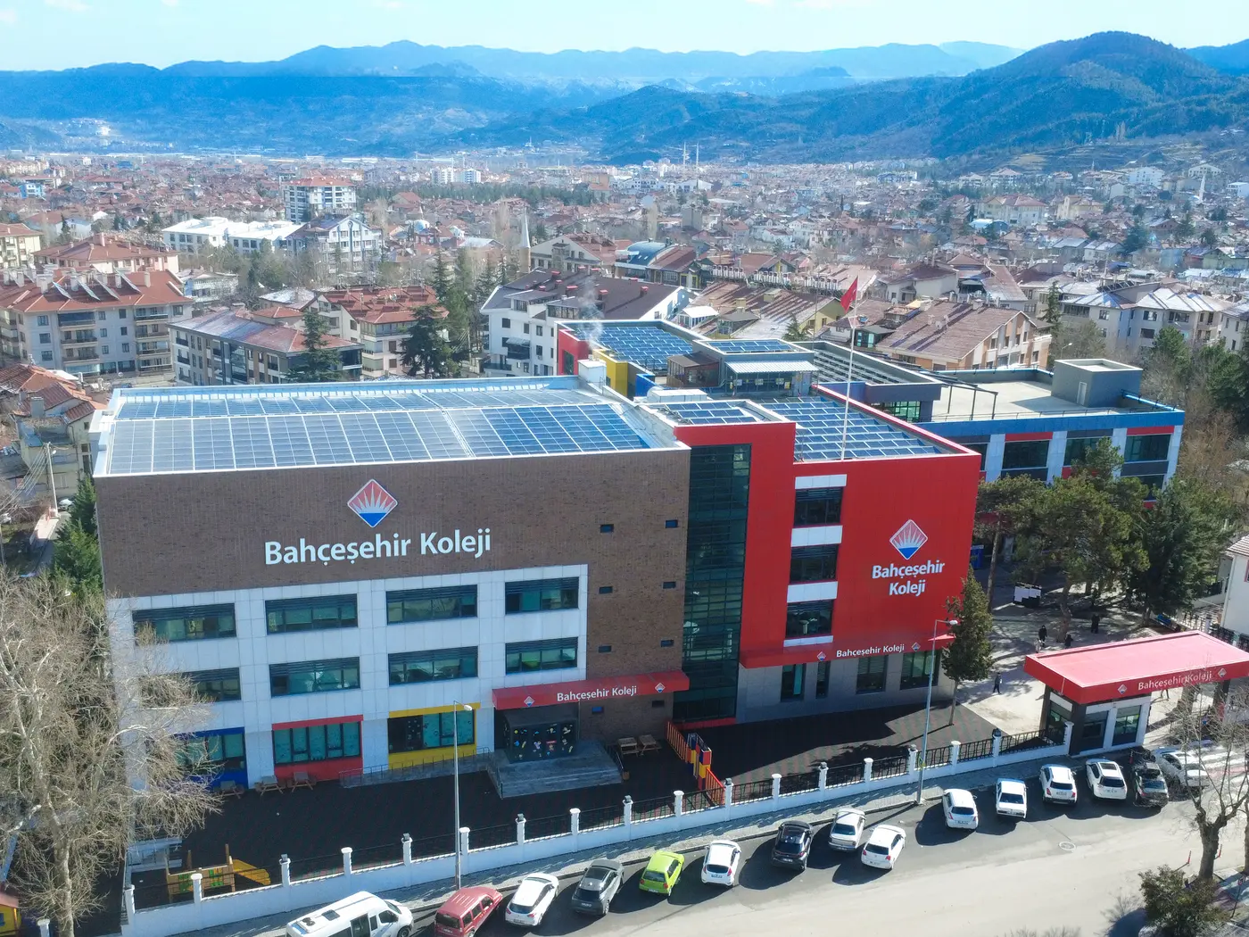 Bahçeşehir Koleji Isparta Anadolu Lisesi dış görünüm