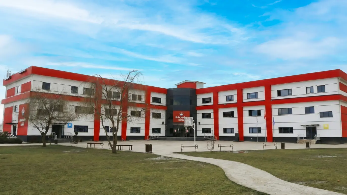 Özel Düzce Bahçeşehir Koleji İlkokulu dış görünüm