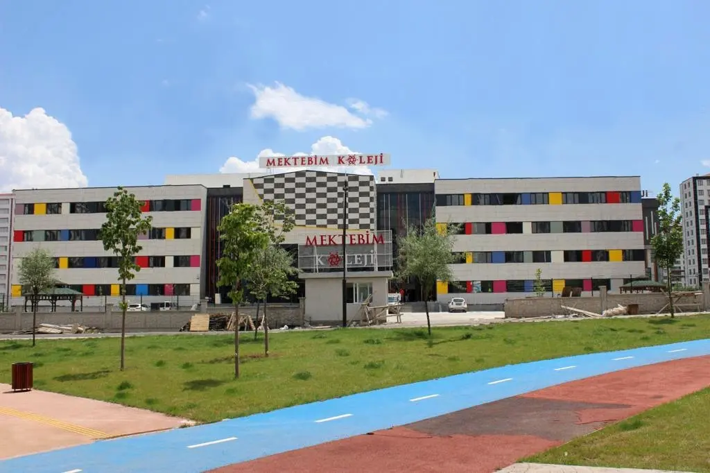 Özel Mektebim Koleji Bilim Kampüsü Ortaokulu dış görünüm